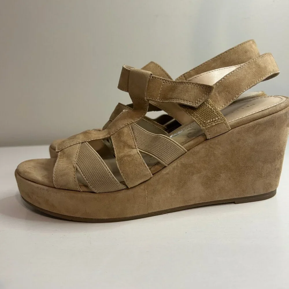 Pelle Moda Wiltz‎ Wedge, Tan 8.5